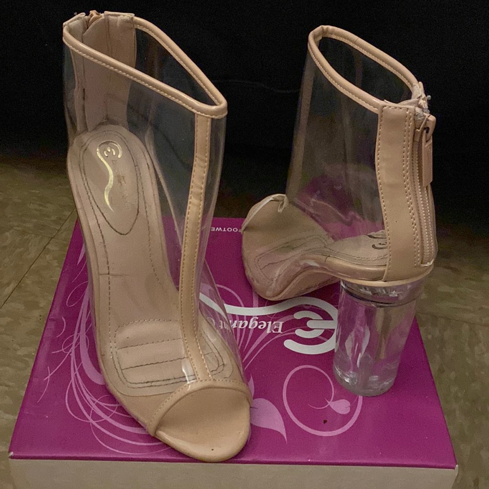Use ones,really comfortable,really good condition